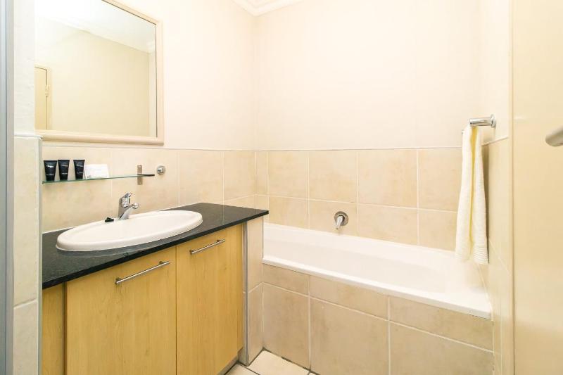 Opulent Heights Westpoint Sandton IV - image 12
