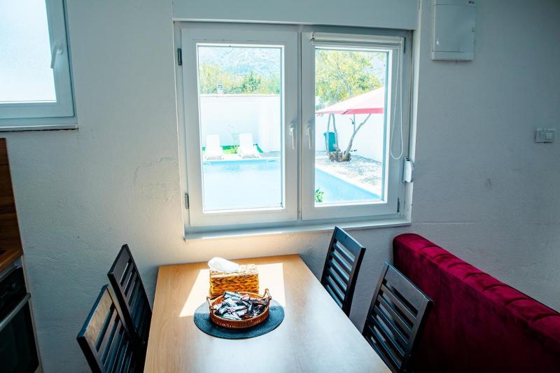 Plava villa Mostar swiming pool with house - image 8
