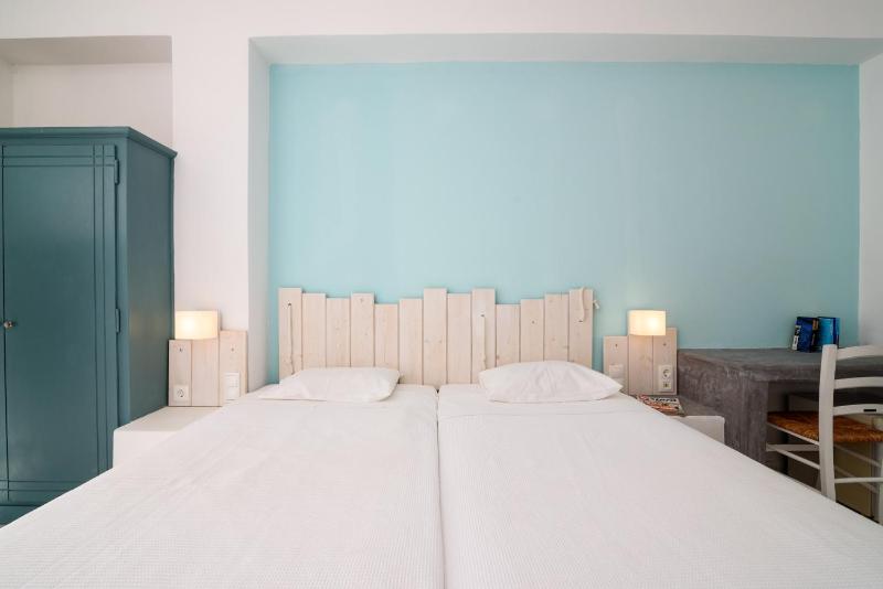 Standard Double Room with Balcony image 2