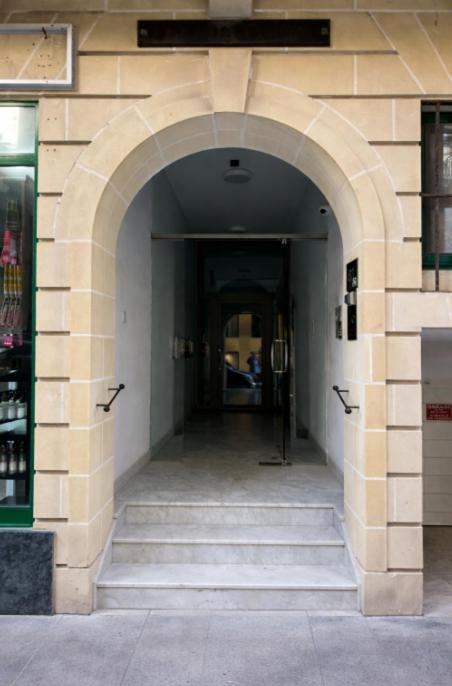 Seaside Luxury Flat - image 1