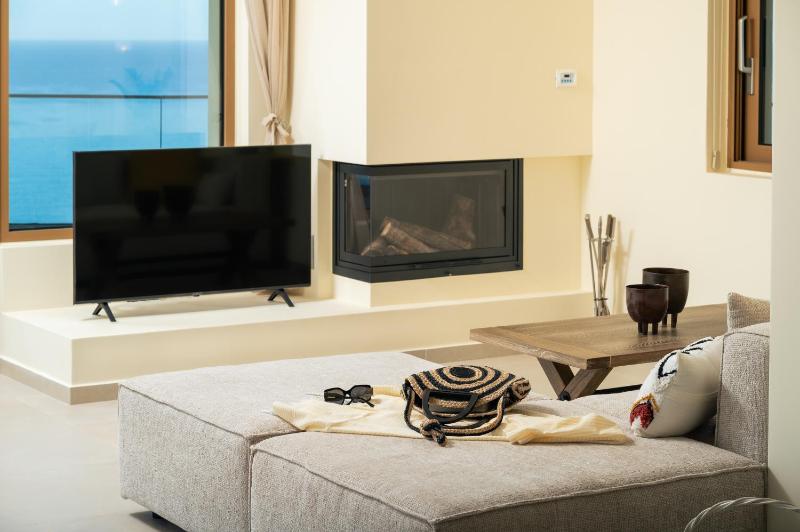 BelSodi - 3bedroom sea views and heated pool - image 35