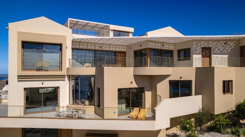 BelSodi - 3bedroom sea views and heated pool - image 6