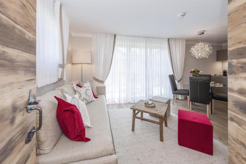 Suite with Garden View image 1