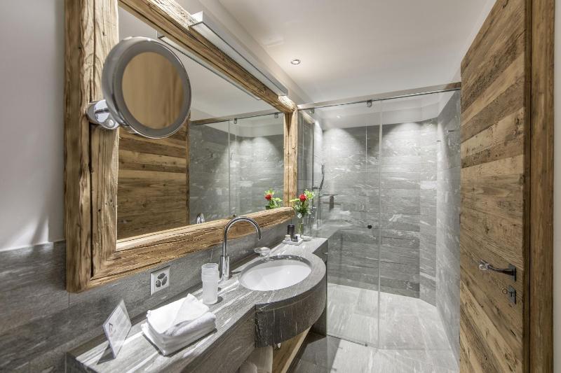 Suite with Garden View image 3