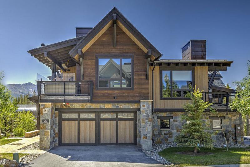 Falcon Haus: Modern townhome Great Location Gondola Access Private Hot Tub! - image 32