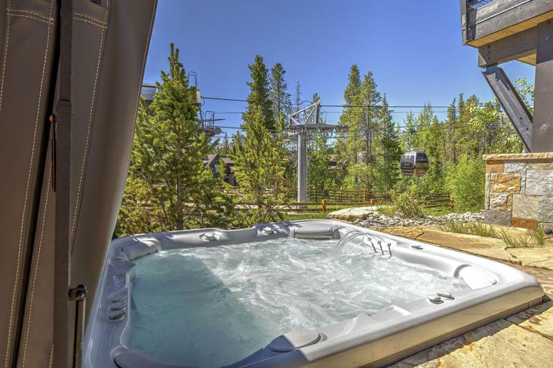Falcon Haus: Modern townhome Great Location Gondola Access Private Hot Tub! - image 48