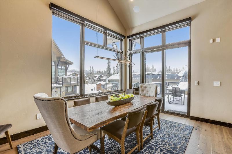 Falcon Haus: Modern townhome Great Location Gondola Access Private Hot Tub! - image 25