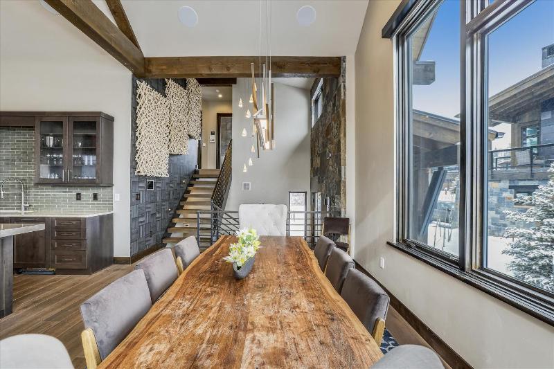 Falcon Haus: Modern townhome Great Location Gondola Access Private Hot Tub! - image 2