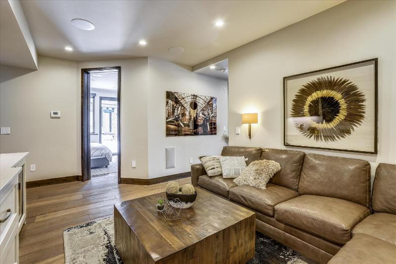 Falcon Haus: Modern townhome Great Location Gondola Access Private Hot Tub! - image 23