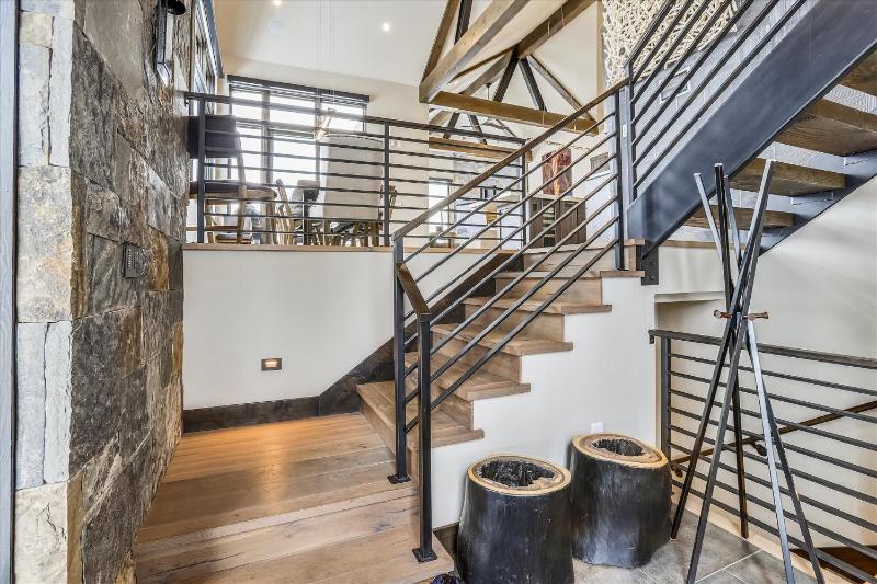 Falcon Haus: Modern townhome Great Location Gondola Access Private Hot Tub! - image 40