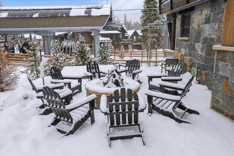 Falcon Haus: Modern townhome Great Location Gondola Access Private Hot Tub! - image 22