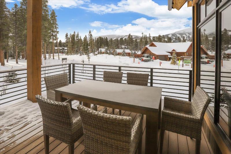 Five Peaks: New Peak 8 Townhome Hot Tub & Fireplace Amazing Views Walk to shuttle! - image 46
