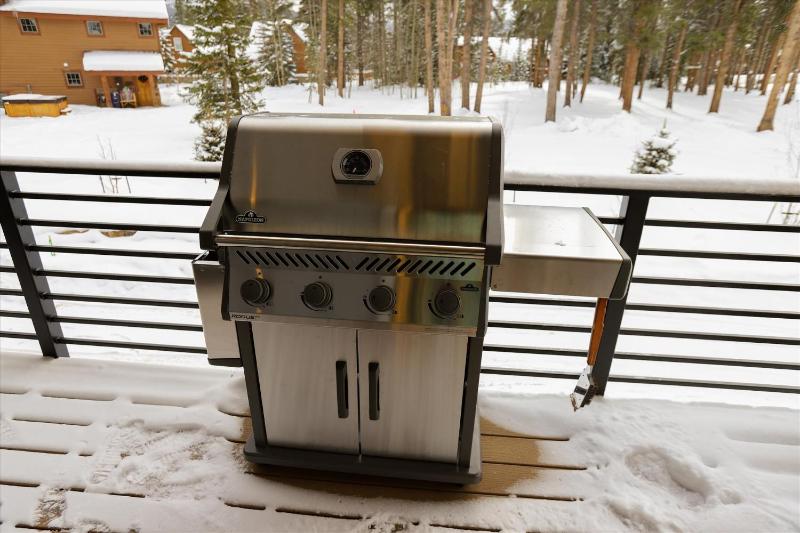 Five Peaks: New Peak 8 Townhome Hot Tub & Fireplace Amazing Views Walk to shuttle! - image 37