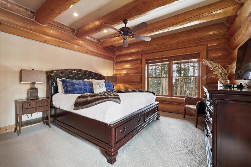 Fireside Retreat: Highlands Log Home Hot Tub & Fireplace Peak Views! - image 48