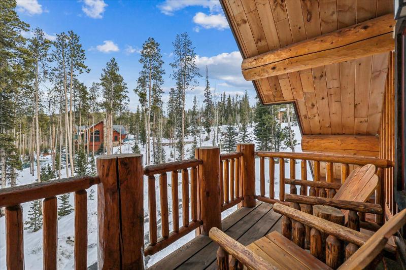 Fireside Retreat: Highlands Log Home Hot Tub & Fireplace Peak Views! - image 42