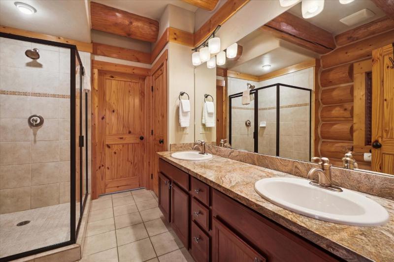 Fireside Retreat: Highlands Log Home Hot Tub & Fireplace Peak Views! - image 22