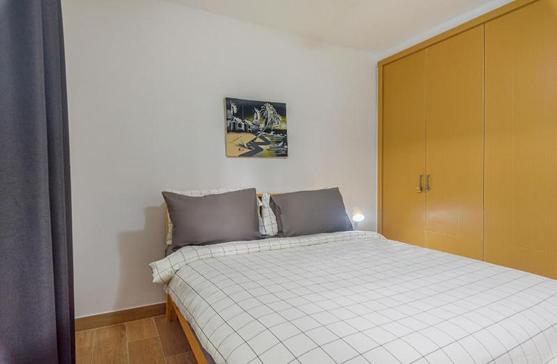 New condo with direct access to the pool - image 24