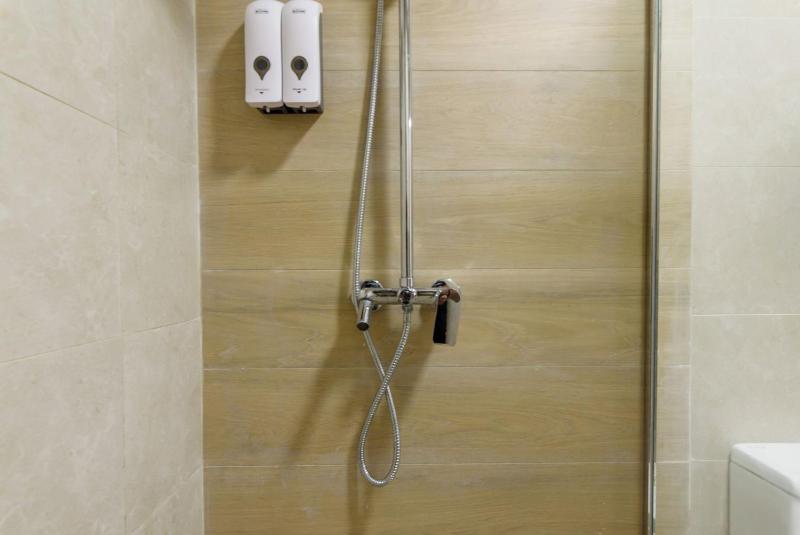 New condo with direct access to the pool - image 16