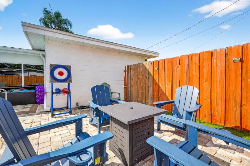 Family 5BR Tampa Home W Heated Pool 1 Mile to Stadium - image 43