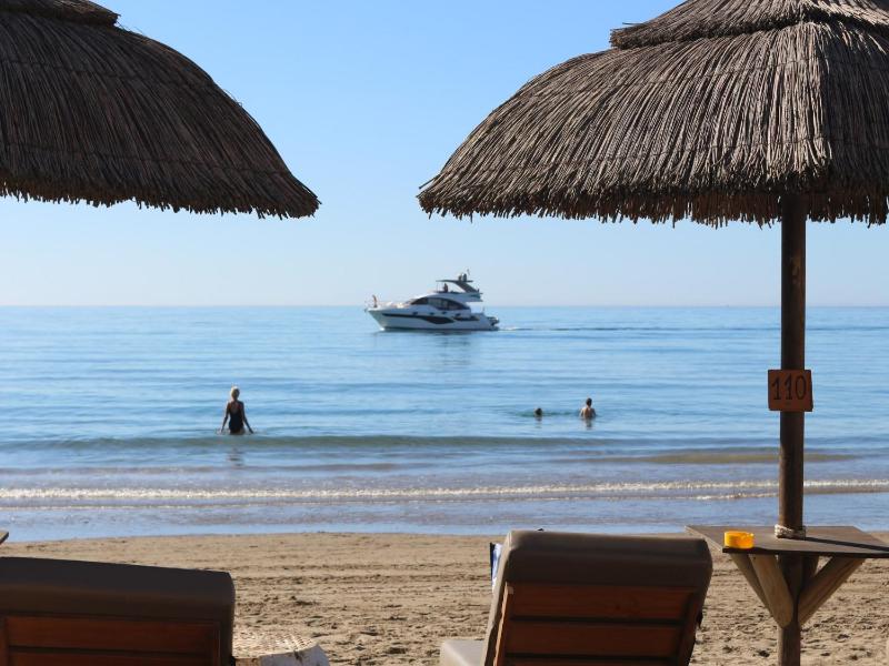 Cozy Elviria Beachside Apartment - image 17