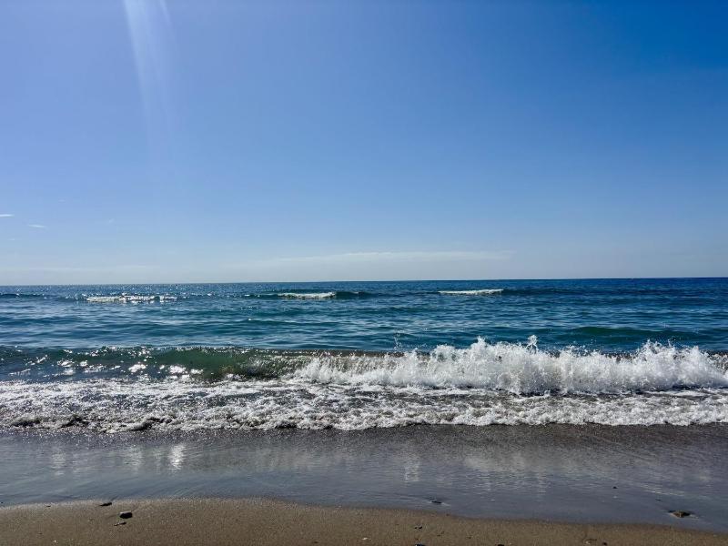 Seaview Beach Stay for 4 - image 2