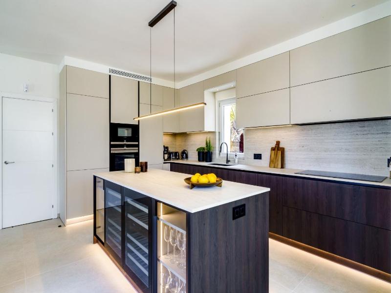 Luxury Family Villa for in Marbella - image 16