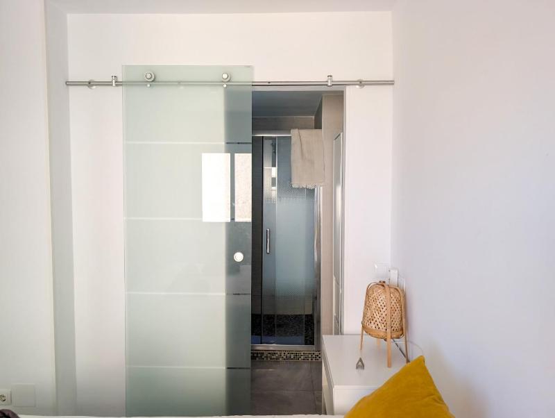 Modern 2BD Beach Apt in Los Boliches - image 31
