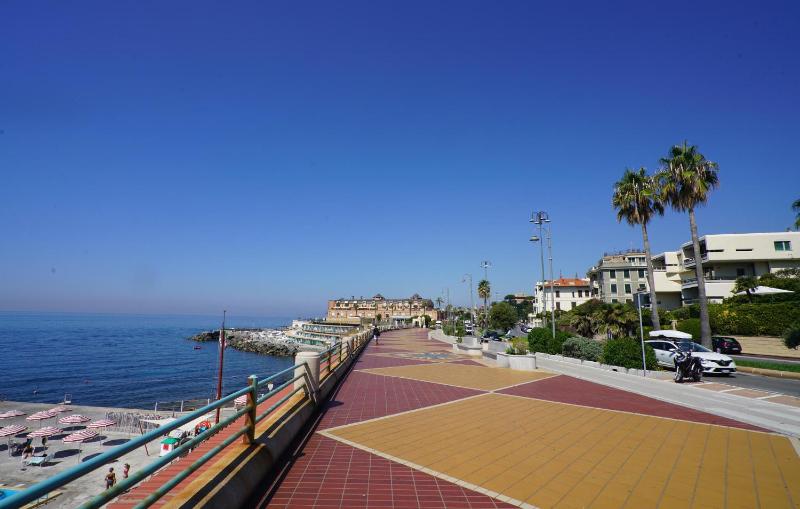 3 Bedroom Nice Apartment In Genova - image 11