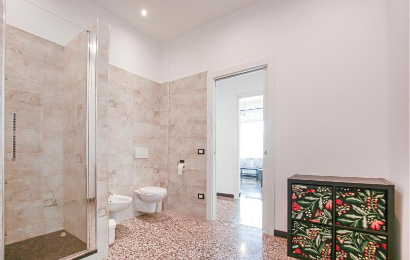 3 Bedroom Nice Apartment In Genova - image 10