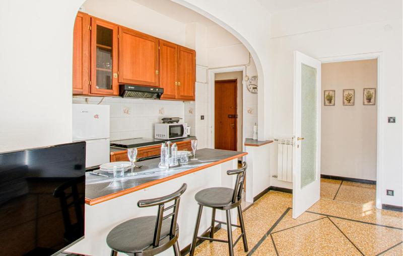 Lovely Apartment In Rapallo With Wifi - image 10