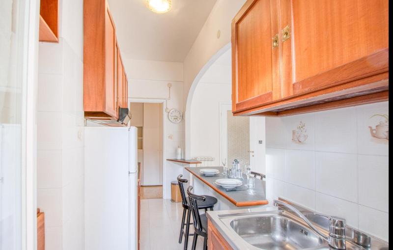 Lovely Apartment In Rapallo With Wifi - image 12