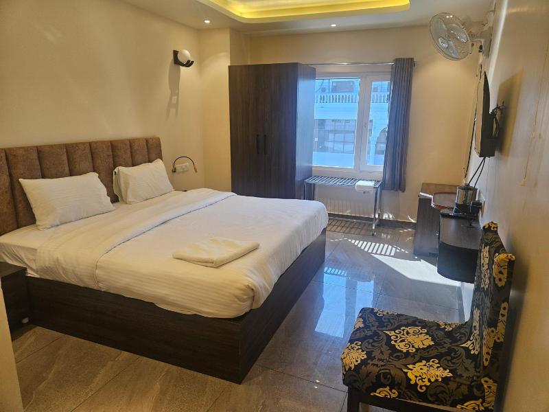 Shahenshah Hotel in Civil Lines Prayagraj - image 8