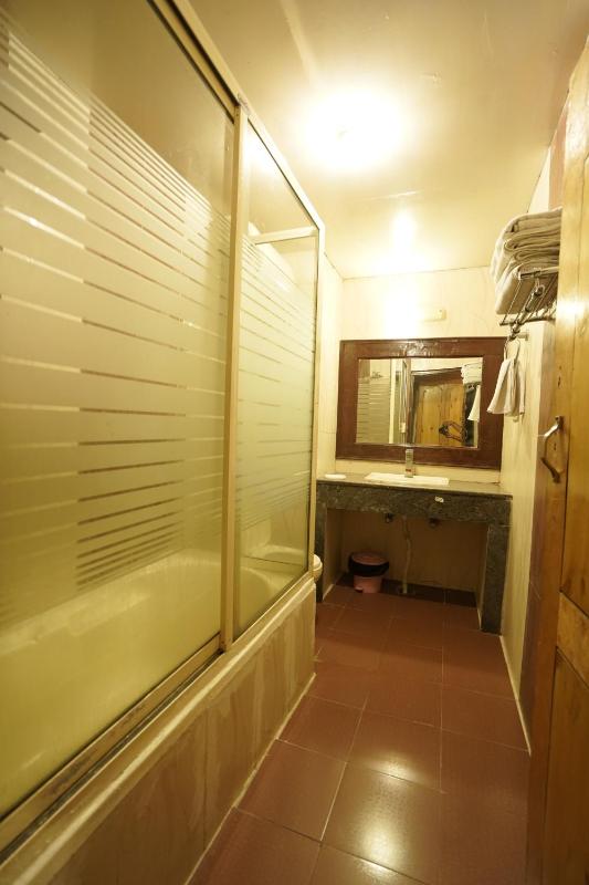 Royal Palace Resort Bhagsunag - Family & Couple Friendly Hotel in McLeod Ganj #RoyalPalaceResortBhagsunag #RoyalPalaceResort #BhagsunagHotel #HotelInMcLeodGanj #FamilyFriendlyHotel #CoupleFriendlyHotel #HotelNearBhagsuWaterfall #DharamshalaHotels #Himacha - image 16