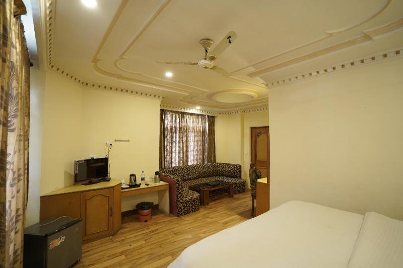 Royal Palace Resort Bhagsunag - Family & Couple Friendly Hotel in McLeod Ganj #RoyalPalaceResortBhagsunag #RoyalPalaceResort #BhagsunagHotel #HotelInMcLeodGanj #FamilyFriendlyHotel #CoupleFriendlyHotel #HotelNearBhagsuWaterfall #DharamshalaHotels #Himacha - image 38
