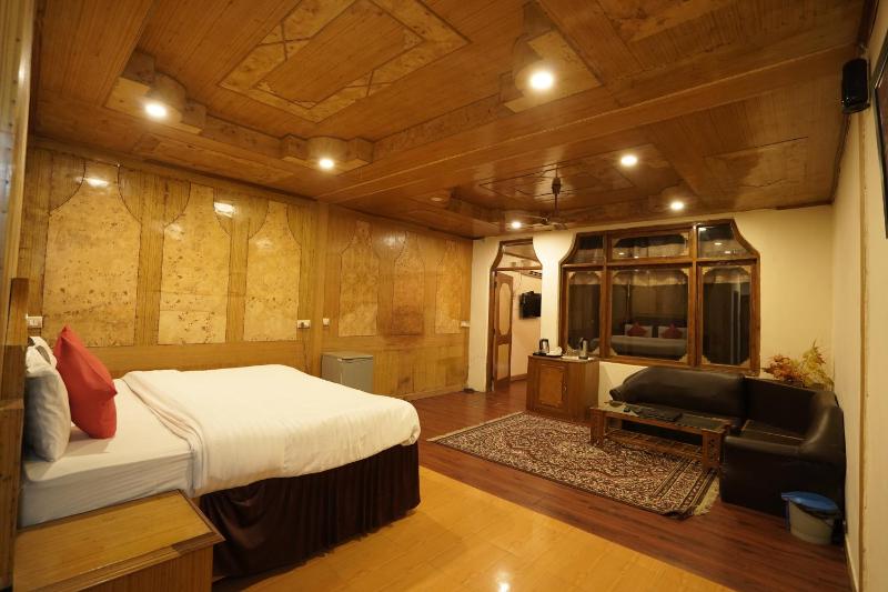 Royal Palace Resort Bhagsunag - Family & Couple Friendly Hotel in McLeod Ganj #RoyalPalaceResortBhagsunag #RoyalPalaceResort #BhagsunagHotel #HotelInMcLeodGanj #FamilyFriendlyHotel #CoupleFriendlyHotel #HotelNearBhagsuWaterfall #DharamshalaHotels #Himacha - image 45