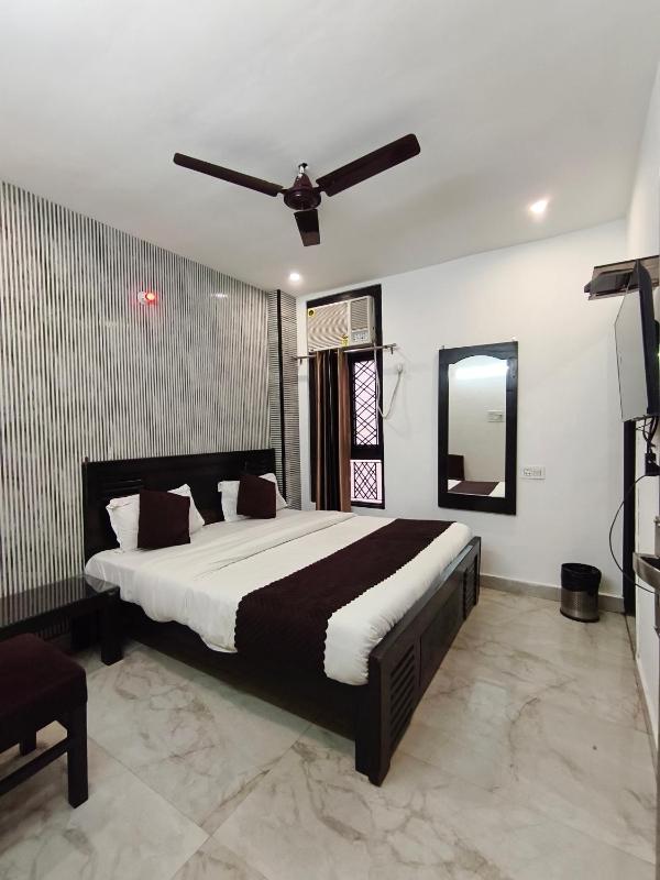 Hotel Gulmohar - image 45