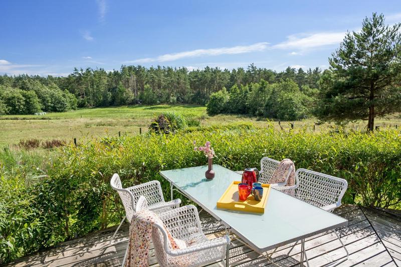 Well-Located Cottage Offering Peace Nature And Spacious Outdoor Areas - image 12