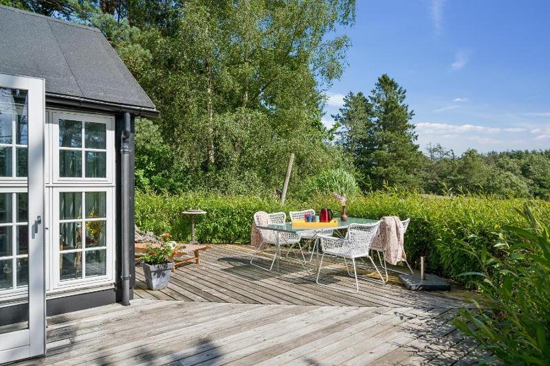 Well-Located Cottage Offering Peace Nature And Spacious Outdoor Areas - image 20