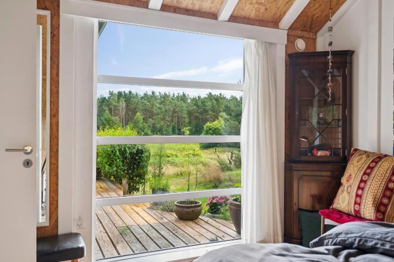 Well-Located Cottage Offering Peace Nature And Spacious Outdoor Areas - image 14