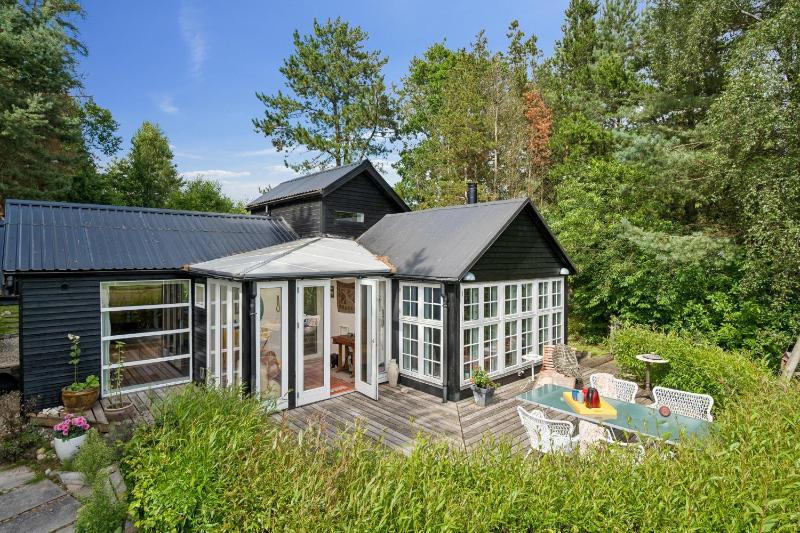 Well-Located Cottage Offering Peace Nature And Spacious Outdoor Areas - image 21