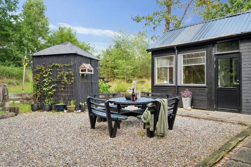Well-Located Cottage Offering Peace Nature And Spacious Outdoor Areas - image 22
