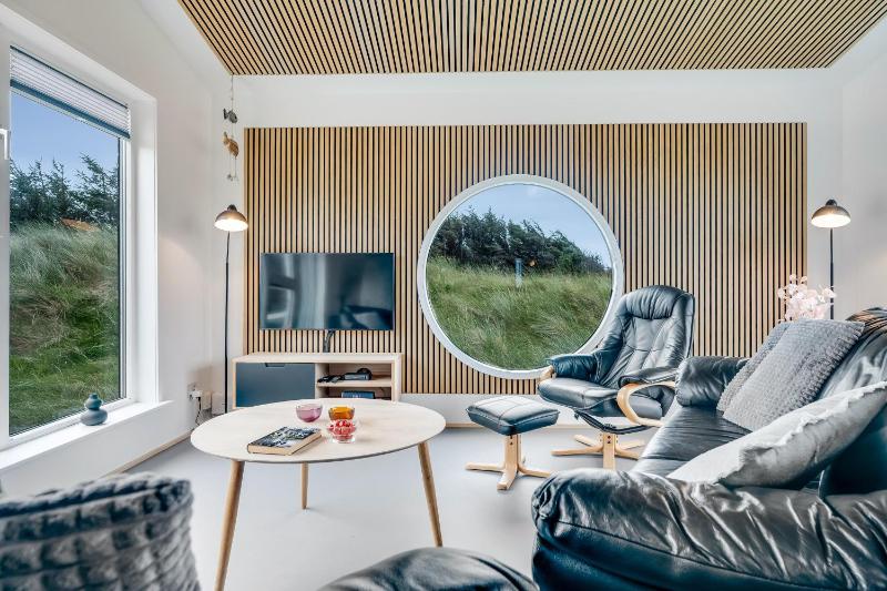 Lovely Hot-Tub House In Klitmøller 100 Meters From The North Sea - image 10