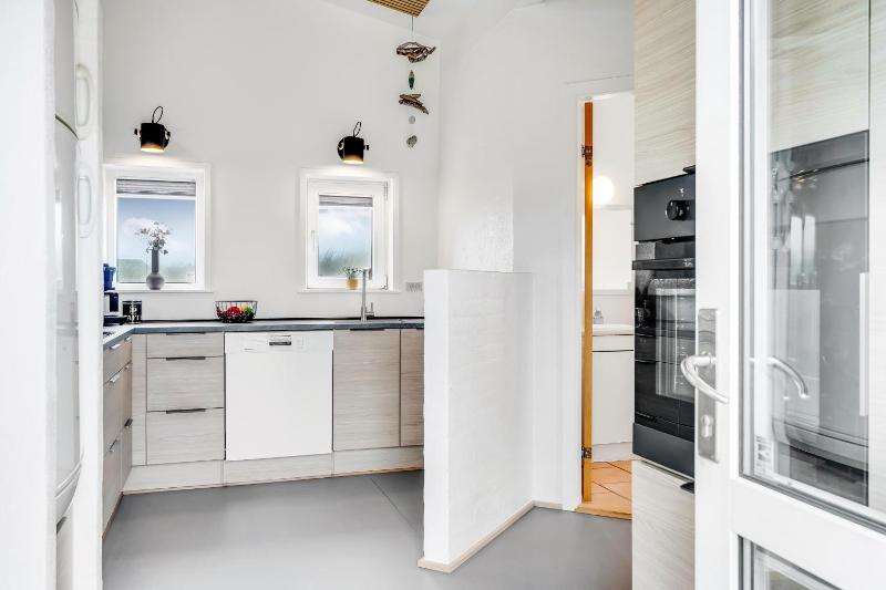 Lovely Hot-Tub House In Klitmøller 100 Meters From The North Sea - image 11