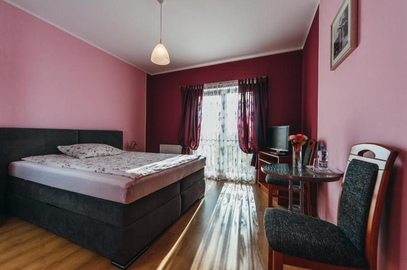 Standard King Room image 1