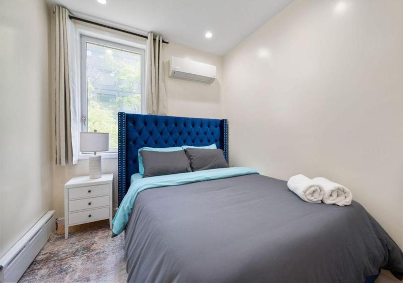 Amazing Location Murray Hill 3 Bedroom Apartment June to Aug 90 days stay required - image 10