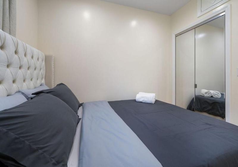 Amazing Location Murray Hill 3 Bedroom Apartment June to Aug 90 days stay required - image 4