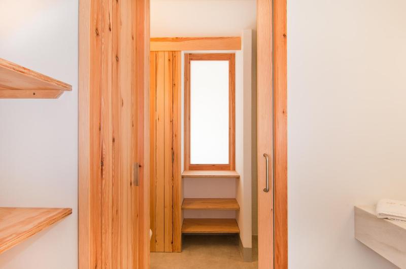 One-Bedroom Apartment image 3
