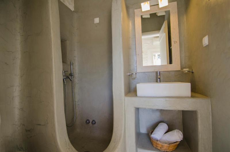 Economy Traditional Double Room  image 4