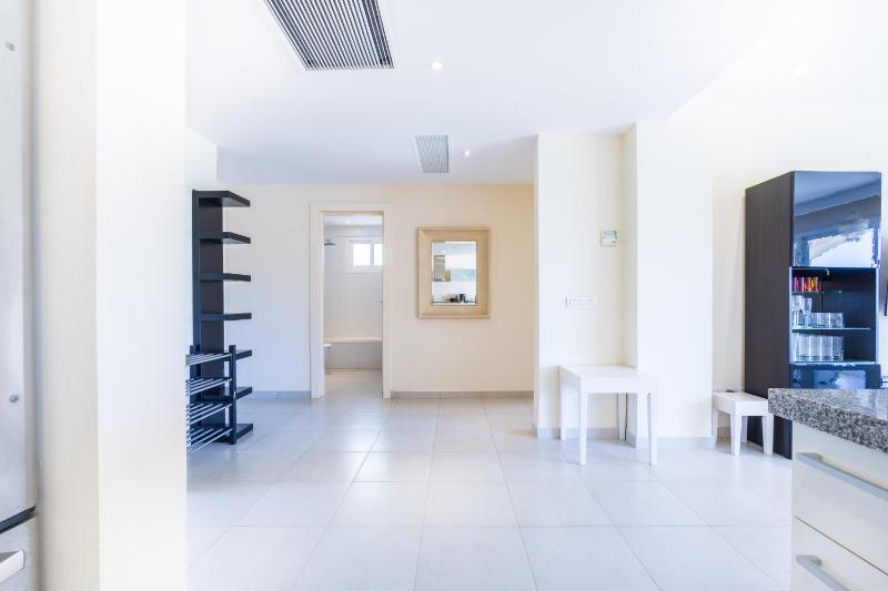 Iberostate 2BR Apartment - BBQ Terrace Lake & Golf Views Beach Club Access - image 46