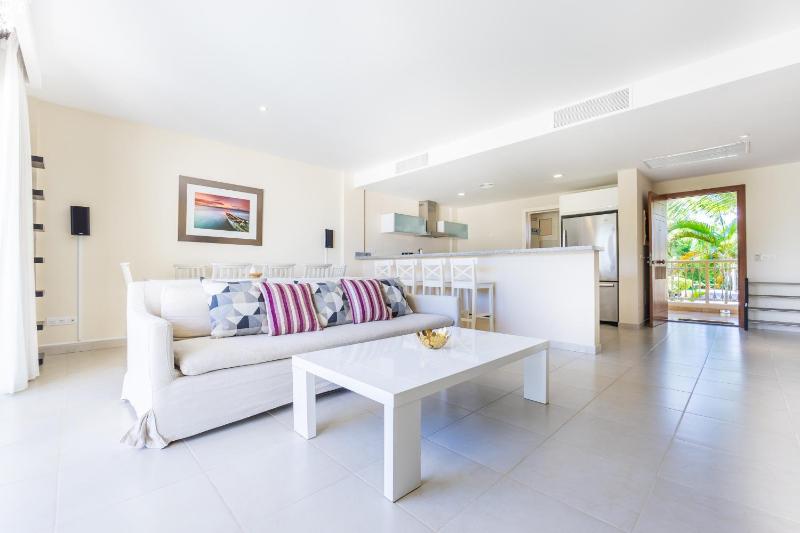 Iberostate 2BR Apartment - BBQ Terrace Lake & Golf Views Beach Club Access - image 7